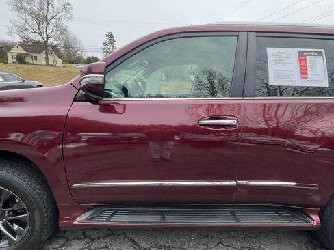 Used 2017 Lexus GX 460 Premium image 3