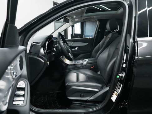 Used 2022 Mercedes-Benz GLC 300 4MATIC image 27