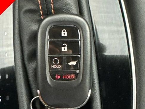 Used 2024 Honda HR-V Sport image 11