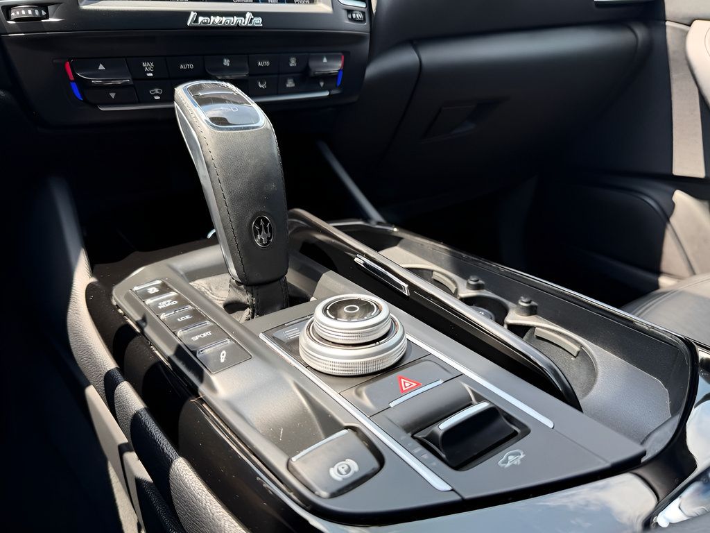 Used 2020 Maserati Levante AWD/4WD image 51