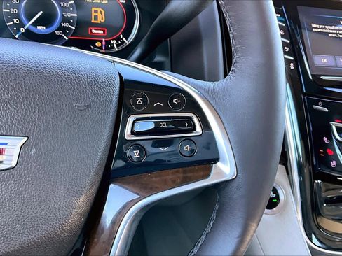 Used 2017 Cadillac Escalade Luxury image 24