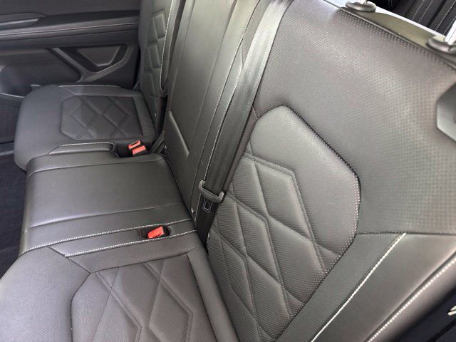 Used 2024 Volkswagen Atlas SE w/ Black Wheel Package AWD/4WD image 28