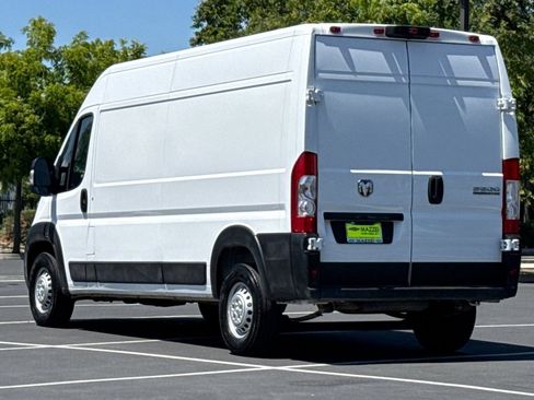 Used 2025 RAM ProMaster 2500 w/ Convenience Group FWD image 3
