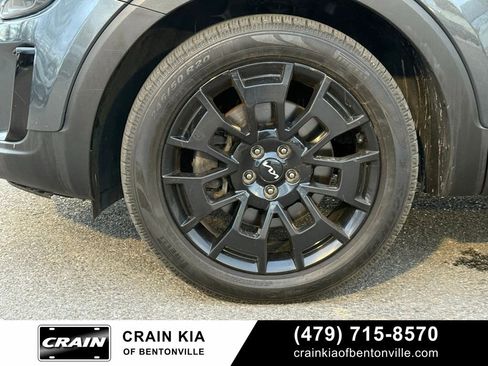 Certified 2022 Kia Telluride SX w/ Nightfall Edition Package AWD/4WD image 36