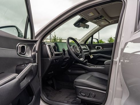Used 2025 Kia Sorento S w/ Panoramic Sunroof Package FWD image 18
