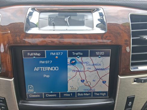 Used 2012 Cadillac Escalade Platinum AWD/4WD image 22