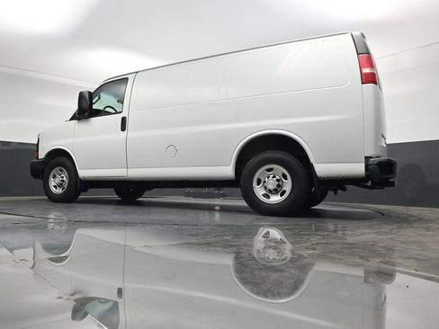 Used 2016 Chevrolet Express 2500 RWD image 47