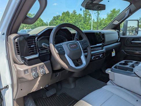 New 2025 GMC Sierra 2500 SLE w/ SLE Convenience Package image 7