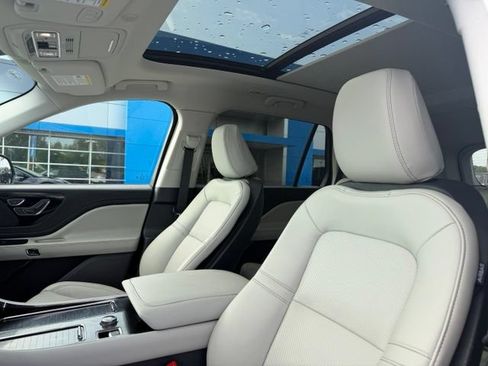 Used 2025 Lincoln Aviator AWD w/ Jet Appearance Package image 15