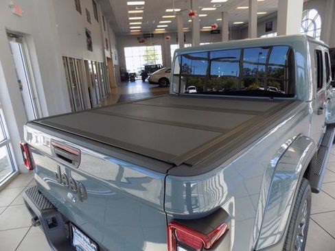 New 2026 Jeep Gladiator Sport AWD/4WD image 30