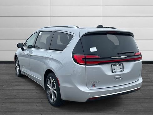 New 2026 Chrysler Pacifica Pinnacle image 5