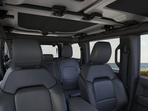 New 2025 Ford Bronco Badlands image 28