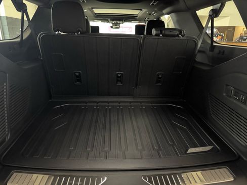 New 2026 GMC Yukon XL Denali w/ Denali Reserve Package image 8