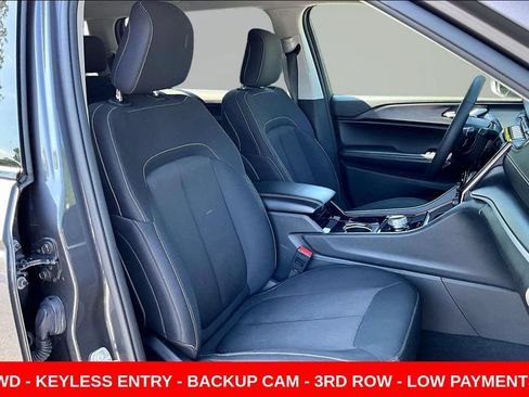 Used 2023 Jeep Grand Cherokee L Laredo AWD/4WD image 28