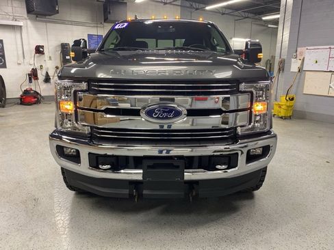Used 2019 Ford F250 Lariat w/ Chrome Package image 2