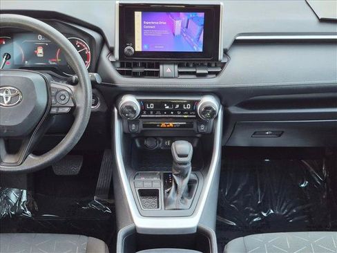 Used 2025 Toyota RAV4 XLE FWD image 14