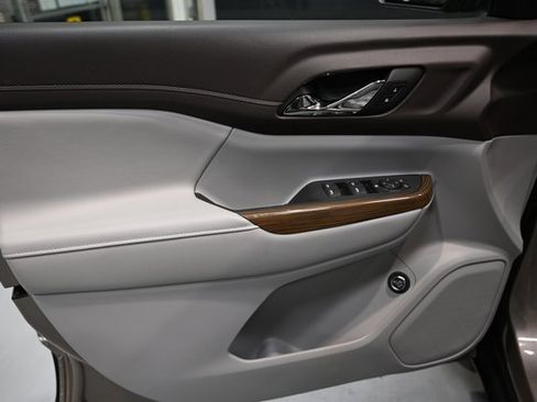 Used 2023 GMC Acadia SLE w/ Driver Convenience Package image 26