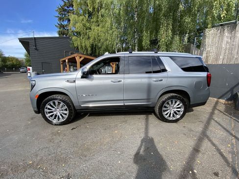 Used 2023 GMC Yukon Denali w/ Denali Reserve Package AWD/4WD image 3