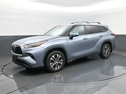 Used 2023 Toyota Highlander XLE