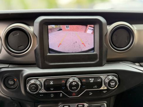 Used 2018 Jeep Wrangler Unlimited Sport S AWD/4WD image 30