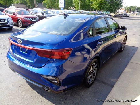 Used 2020 Kia Forte LXS FWD image 3