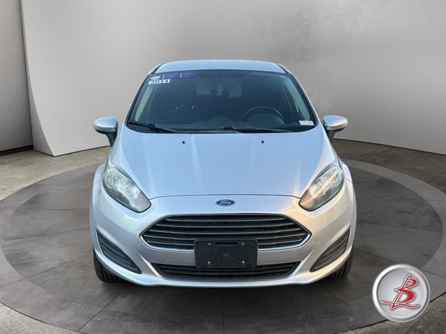 Used 2014 Ford Fiesta SE FWD image 2