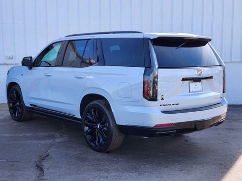 Certified 2026 Cadillac Escalade Platinum Sport w/ LPO, ONYX Package AWD/4WD image 3
