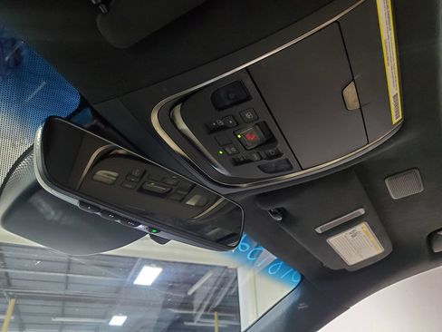 Used 2023 Lexus LS 500 w/ Interior Upgrade Package RWD image 40