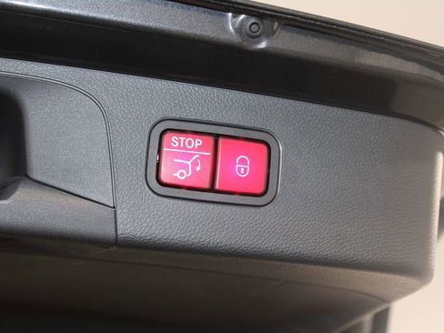 Used 2022 Mercedes-Benz GLC 300 image 18