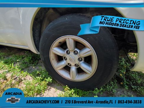 Used 2004 Nissan Frontier XE w/ (VTP) Value Truck Pkg RWD image 9