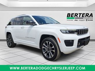 Used 2022 Jeep Grand Cherokee Overland w/ Luxury Tech Group IV AWD/4WD video 1