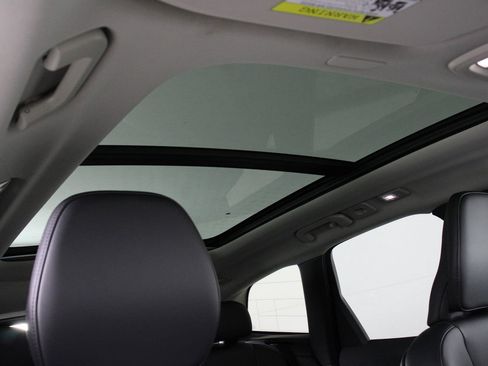 Certified 2025 Volvo XC60 B5 Core image 23