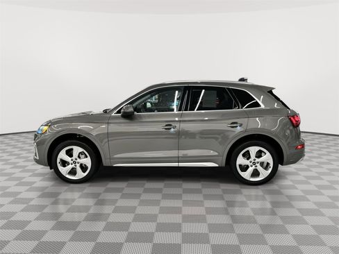 Certified 2025 Audi Q5 2.0T Premium Plus w/ Premium Plus Package image 8