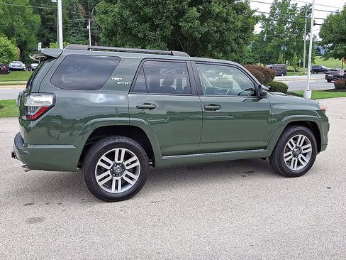 Used 2022 Toyota 4Runner TRD Sport w/ Technology Package AWD/4WD image 9