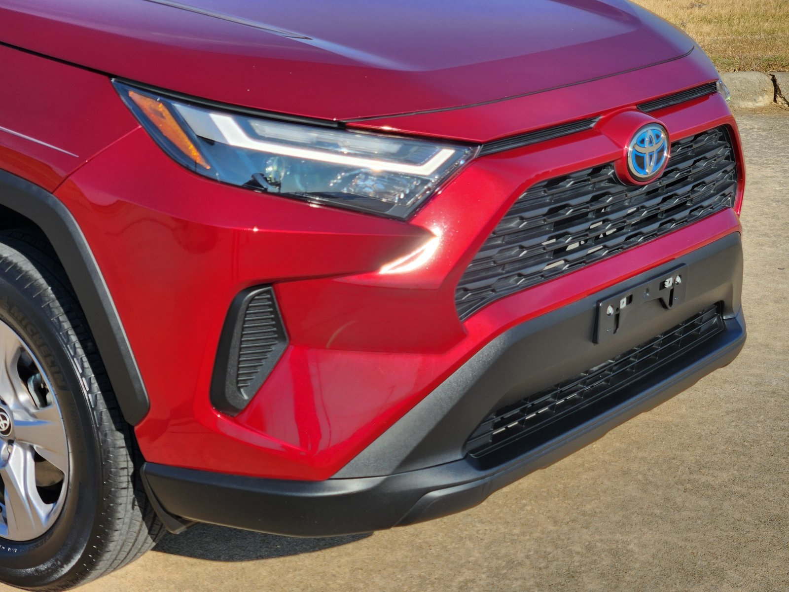 Used 2024 Toyota RAV4 XLE w/ Convenience Package AWD/4WD image 12