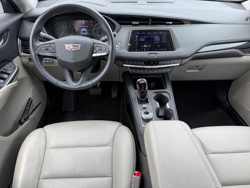 Used 2023 Cadillac XT4 Premium Luxury w/ Technology Package FWD image 21