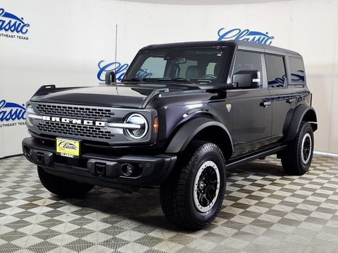 Used 2023 Ford Bronco Badlands w/ Sasquatch Package AWD/4WD image 5