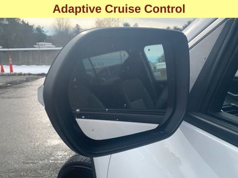 Used 2025 GMC Acadia Elevation image 8