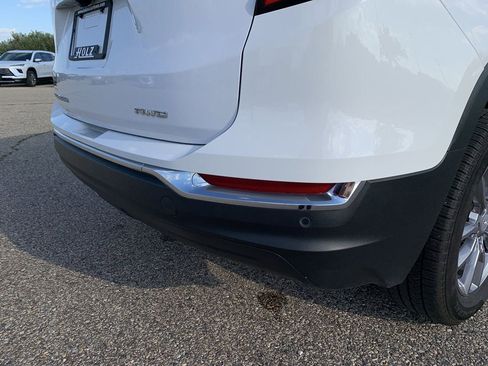 Used 2022 GMC Terrain SLT w/ Infotainment Package II image 4