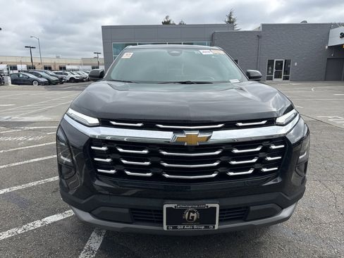 Used 2025 Chevrolet Equinox LT image 3
