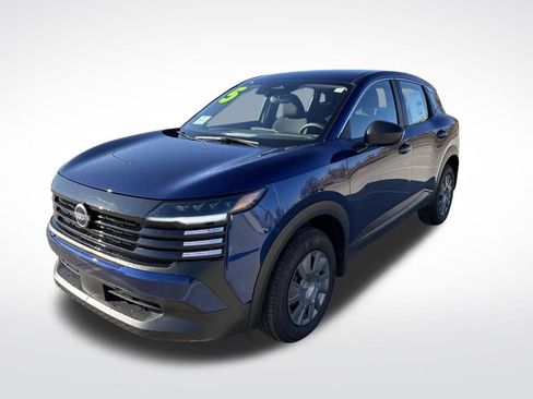 Used 2025 Nissan Kicks S image 4