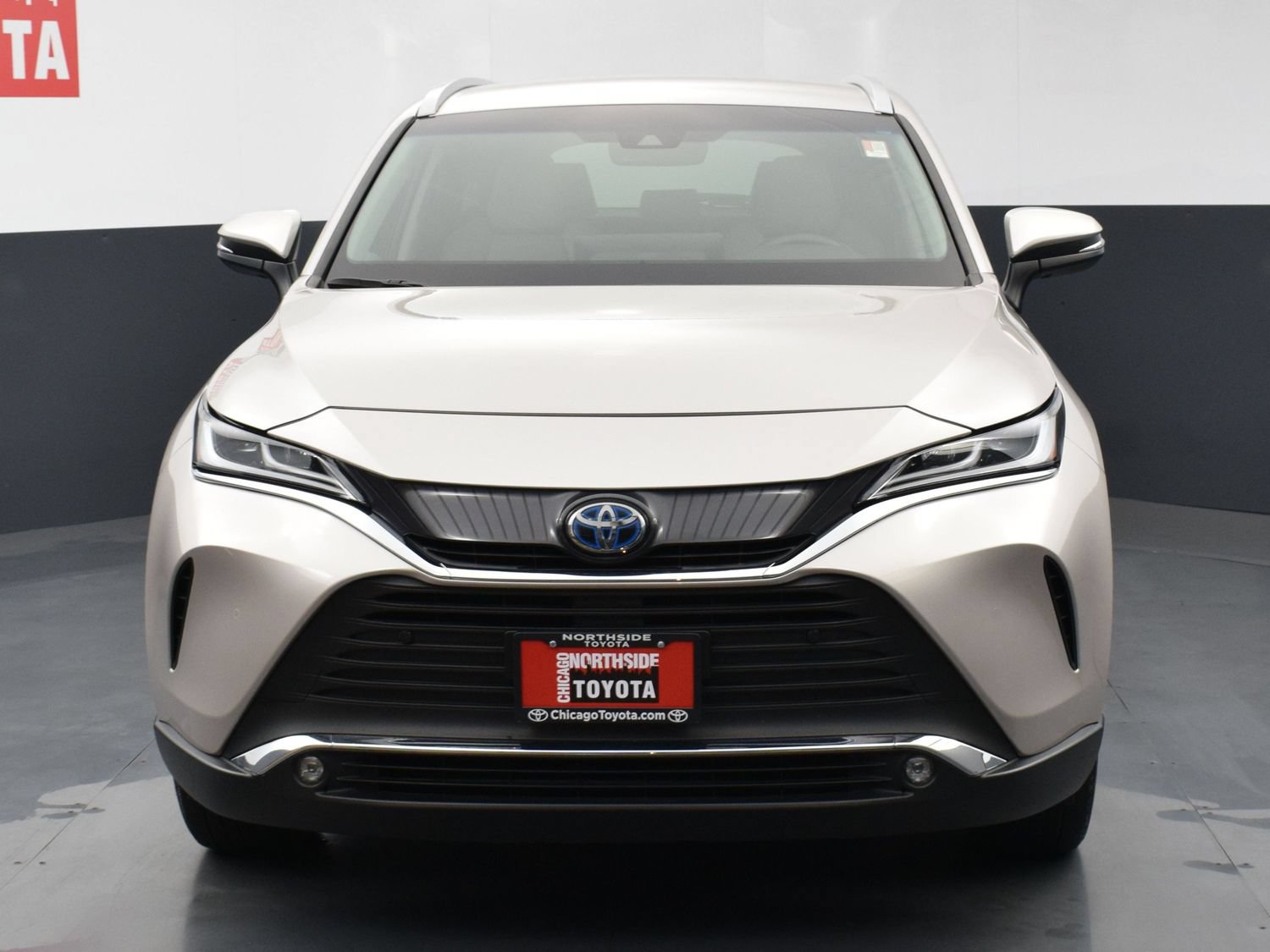 Used 2023 Toyota Venza XLE AWD/4WD image 7