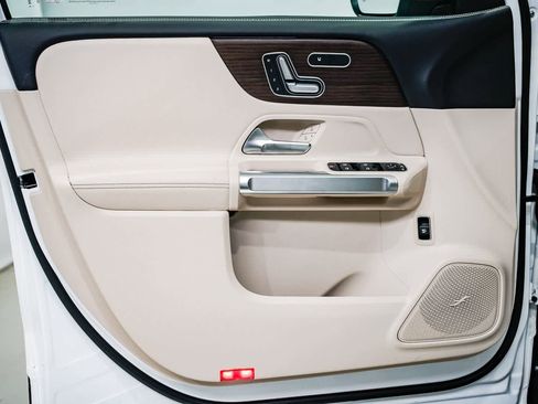 Used 2026 Mercedes-Benz GLB 250 image 19