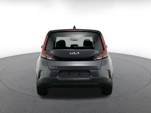 Used 2025 Kia Soul LX w/ LX Technology Package FWD image 8