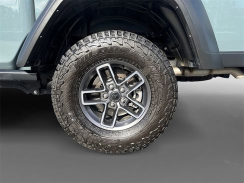 Used 2024 Jeep Gladiator Mojave w/ Convenience Group image 8