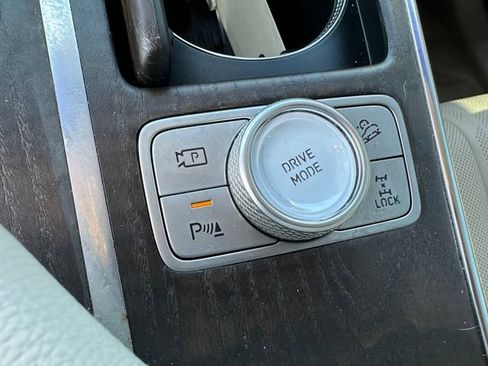 Used 2023 Genesis GV80 2.5T w/ Prestige 20" Package image 28