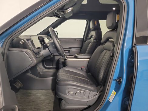 Used 2023 Rivian R1S Adventure image 20