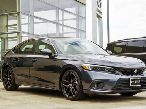 Used 2024 Honda Civic Sport Touring image 4