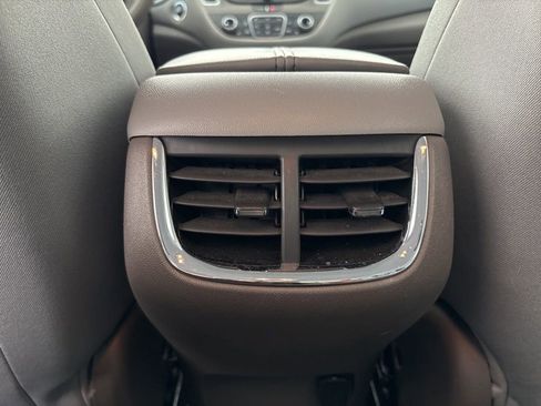 Used 2025 Chevrolet Malibu LT FWD image 18