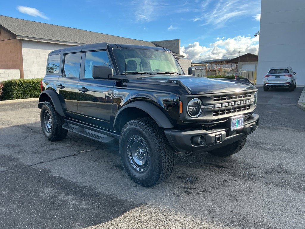 Used 2025 Ford Bronco Big Bend w/ Black Diamond Package AWD/4WD image 3